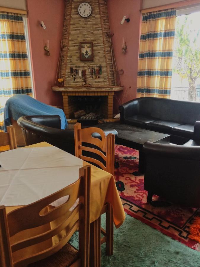 Ξενοδοχείο "Ηραία" Loutra  Kültér fotó